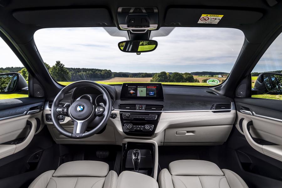 Торпедо BMW X1 xDrive25d xLine (F48) 2019 года  (WW) (фото 80 из 99)
